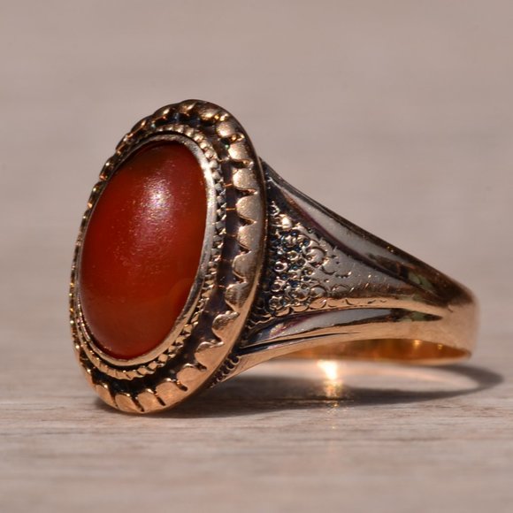 Antique Carnelian Ring in Yellow Gold - Picture 2 of 10